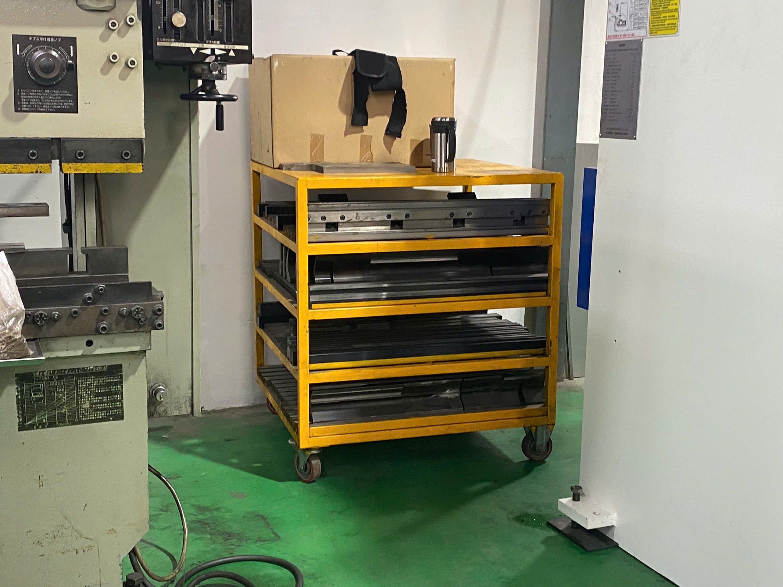 Tool rack 1.jpg